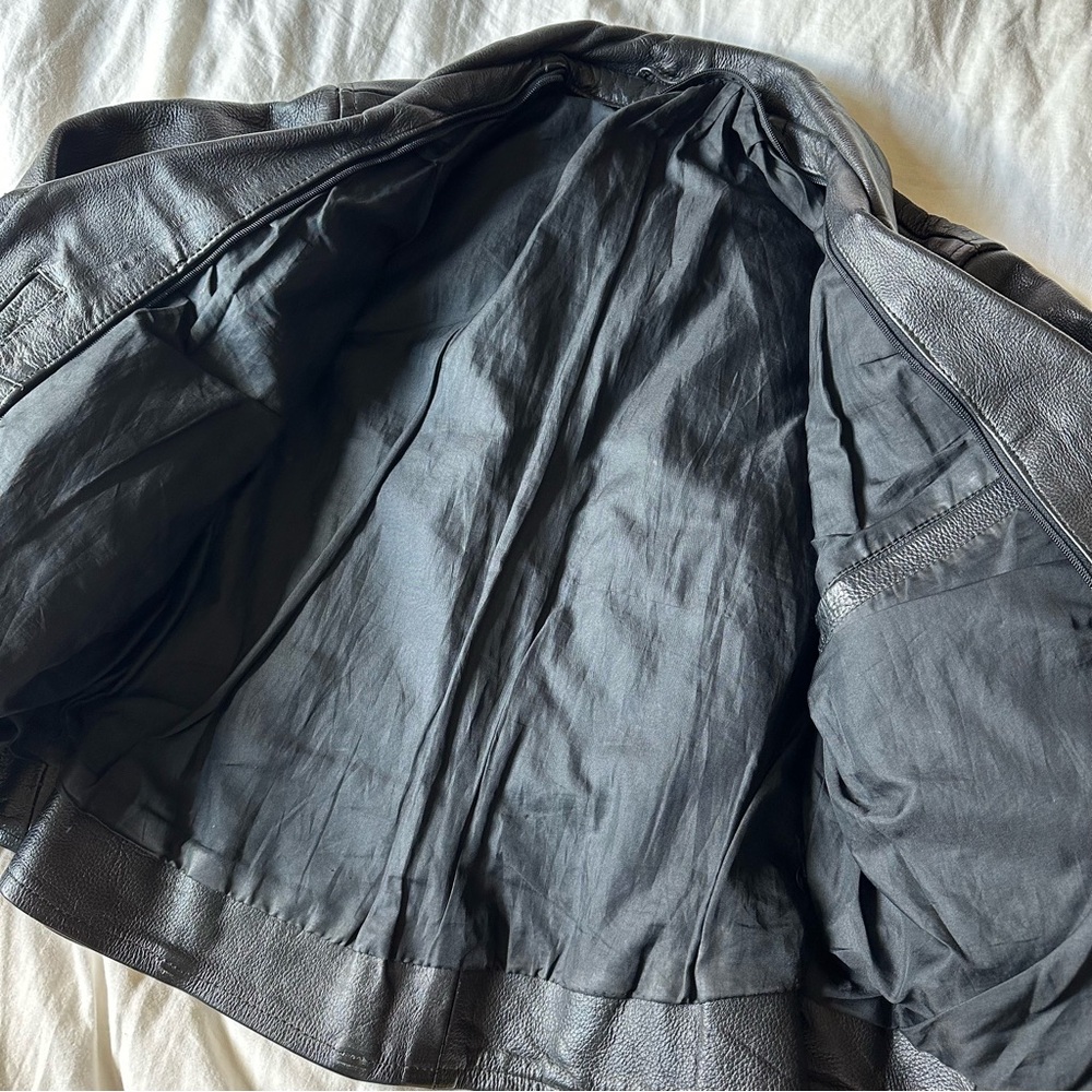 Vintage Leather Moto Jacket | lined & beautiful details | size small/medium - Picture 3 of 11